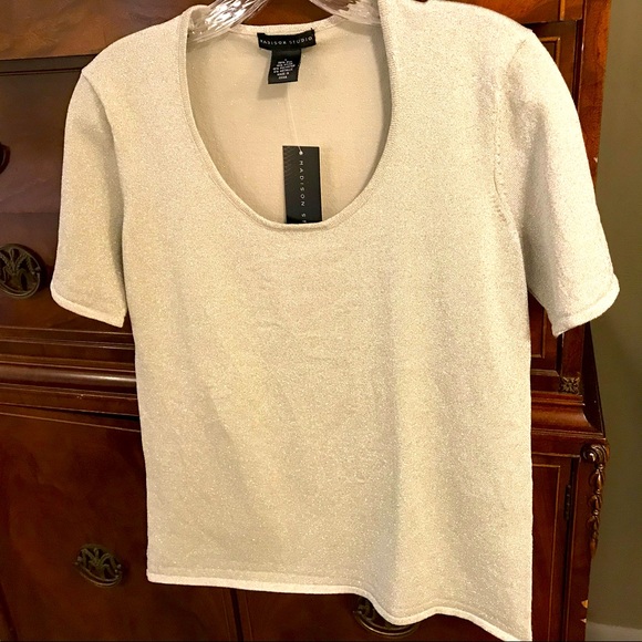 Madison Dazzling Silver Metallic Glitter Top M-L NWT - Picture 5 of 6